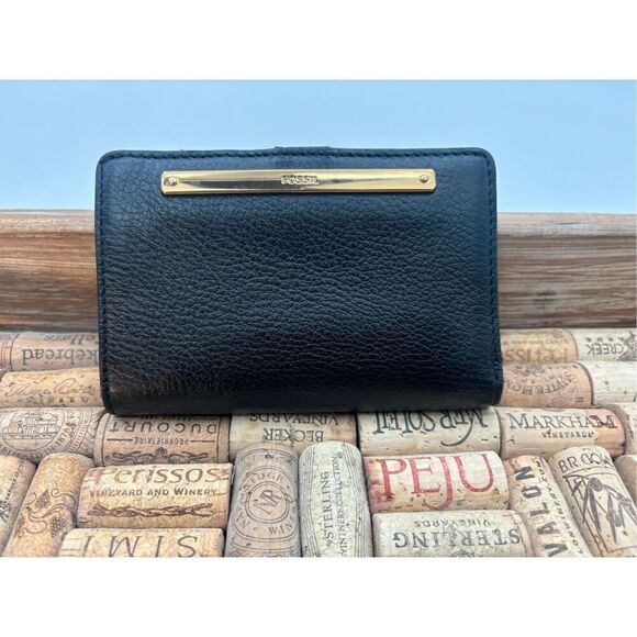 Fossil black pebbled leather bifold wallet with gold-tone details - Picture 11 of 16